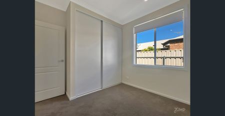 Modern and Spacious 4-Bedroom Home in Munno Para West! - Photo 3