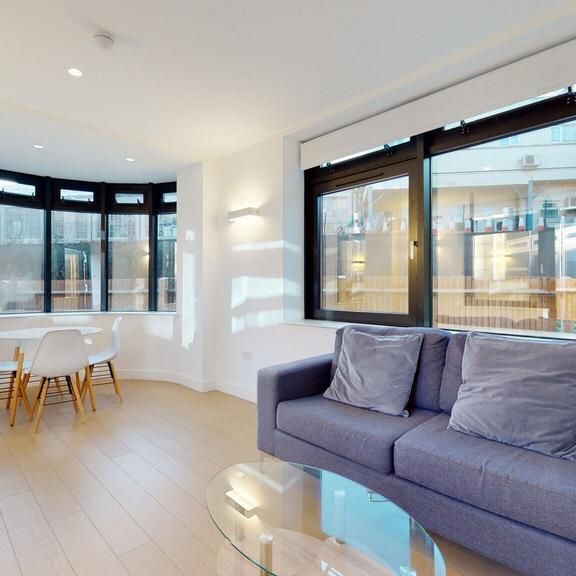 2 bedroom ground floor flat to rent - Photo 1