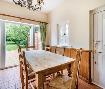 6 bedroom detached house to rent - Photo 5