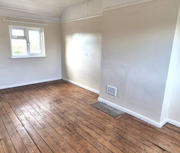 Sutton Crosses - Photo 3