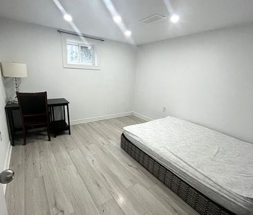 For Lease - 377 Taylor Mills Drive, Richmond Hill, Ontario - Photo 4