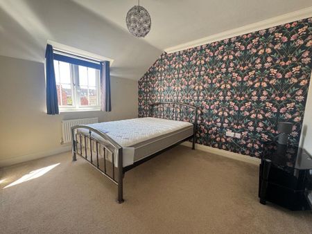3 bedroom semi-detached house to rent - Photo 2