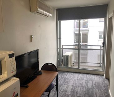 FURNISHED 2 BEDROOM APARTMENT - Photo 1