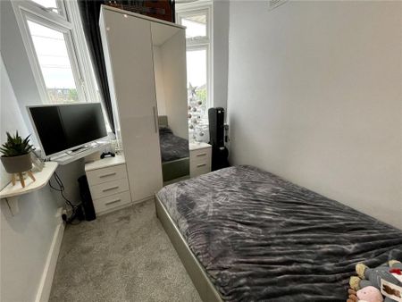 4 bedroom detached house to rent - Photo 5