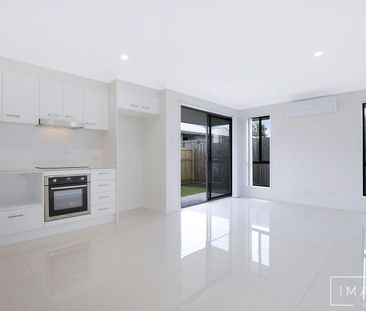 MODERN 1 BEDROOM DUPLEX WITH YARD! - Photo 4