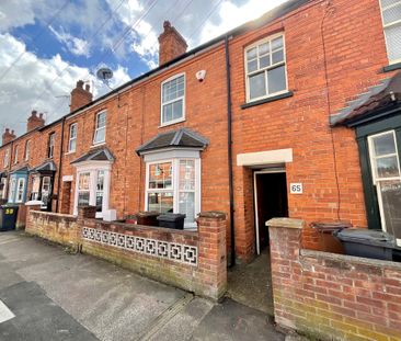 3 bedroom Mid Terraced House to let - Photo 1