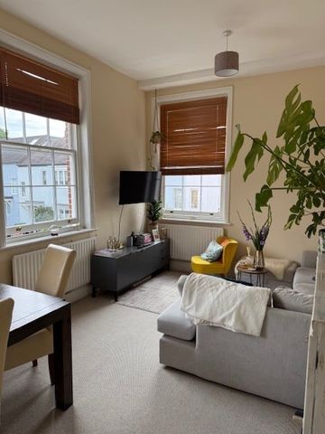 2 Bed Flat, Harvey Court, SW14 - Photo 2