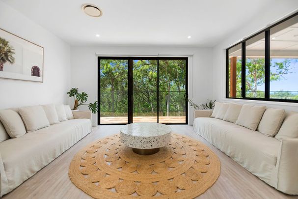 Stunning Family Home with Breathtaking Gold Coast Skyline Views - Photo 1