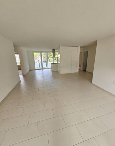 Helle und moderne 4½-Zimmer-Wohnung an zentraler Lage - Foto 3