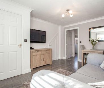 2 bedroom end of terrace house to rent - Photo 3