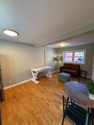 484 Gladstone - Photo 1