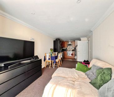 St Andrews Court, Calcutta Road, Tilbury, RM18 - Photo 6