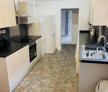 5 bedroom townhouse to rent - Photo 1