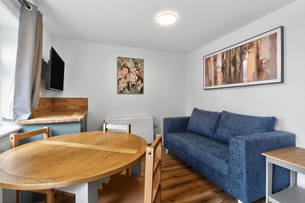 Birkbeck Mews, London, E8 2LE - Photo 1