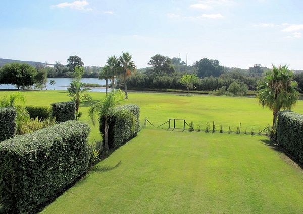 East facing apartment with views of the Bird Sanctuary and the Guadiaro river