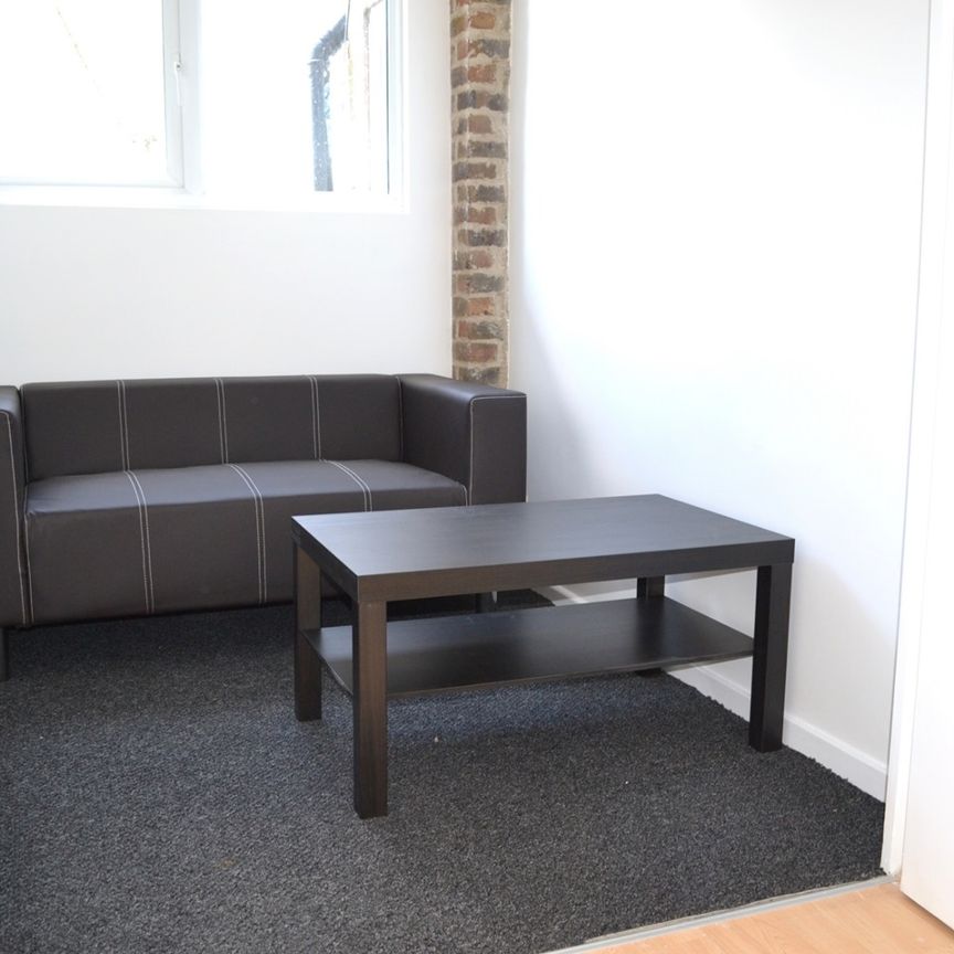 3 Bed Flat, Hoskins Close, E16 - Photo 1