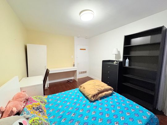 For Lease - 22 Ivordale Crescent Unit# RM A, Toronto, Ontario - Photo 1