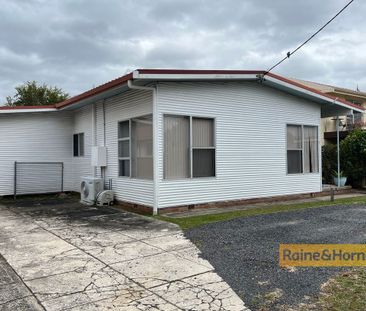 Three bedroom home - Photo 3