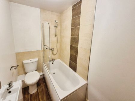 Courtybella Terrace, NEWPORT - Photo 3