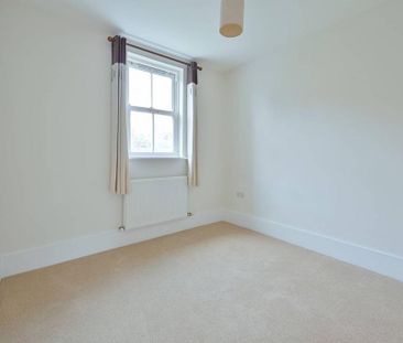 2 bedroom maisonette to rent - Photo 4
