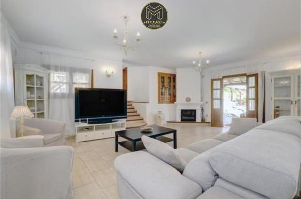 Casa en alquiler en Altos de Estepona, Estepona - Photo 1