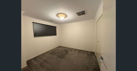 Spacious Double-Storey Family Living in a Prime Location - Photo 3