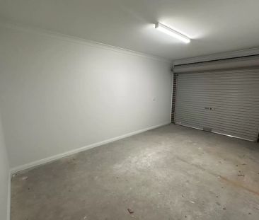 Low Maintenance Villa - Photo 6