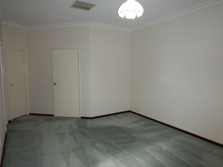 Spacious Living in Mount Pleasant - Photo 5