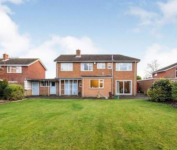 4 bedroom detached house to rent - Photo 1