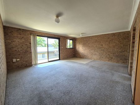 Well Positioned Apartment - Water Included! - Photo 3