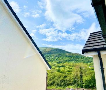 Apt 3 22, Highgrove Meadows, Ballygomartin Road, Belfast, BT13 3FX - Photo 5