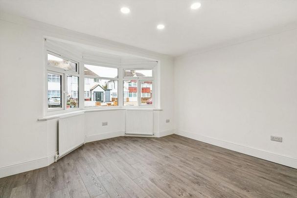 3 bedroom semi-detached house to rent - Photo 1