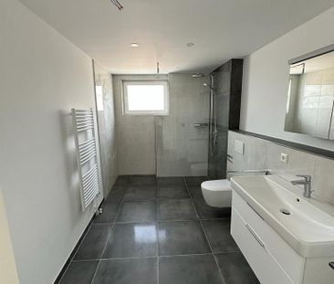 Moderne 4,5-Zimmer Dachgeschosswohnung mit Smart-Home und Einbauküche - Foto 6