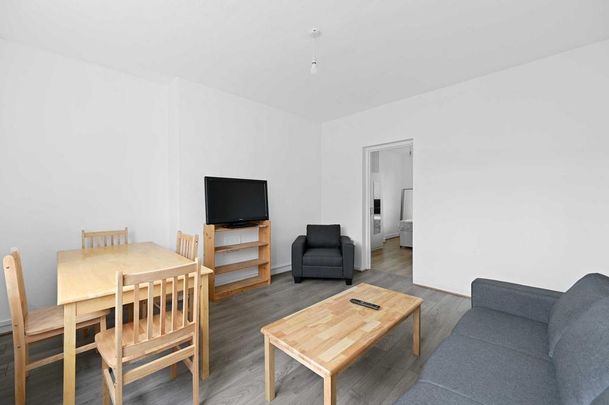 4 bedroom flat to rent - Photo 1