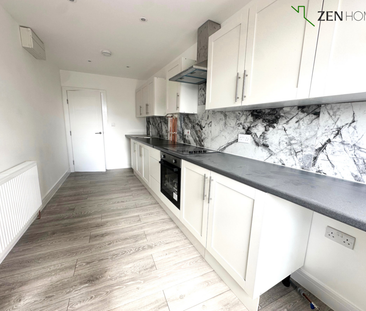 3 bedroom flat to rent - Photo 3