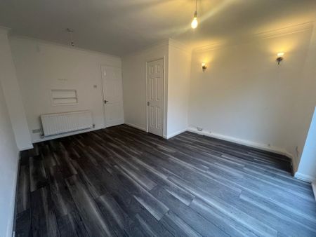 Gorse Meade, Slough - Photo 3