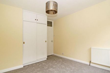 3 bedroom maisonette to rent - Photo 4