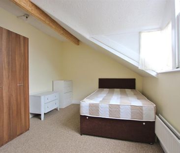 4 bedroom terraced house to rent - Photo 4