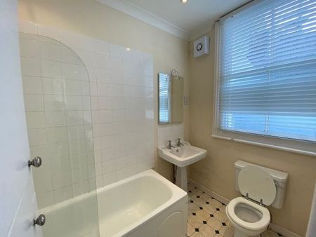 Adelaide Crescent, Hove, BN3 2JH 0 bedroom flat to rent - Photo 3
