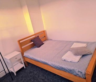 4 bedroom house to rent - Photo 2