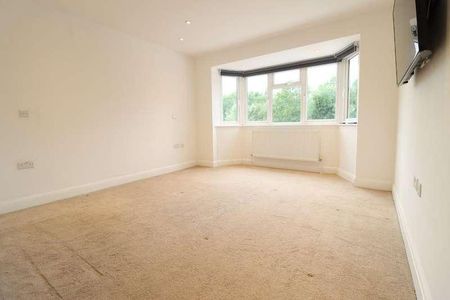 Edgwarebury Lane, Edgware, Middlesex, HA8 - Photo 4