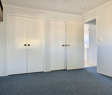 Neat & Tidy Family Home ! - Photo 6