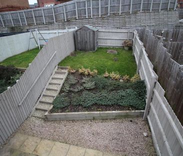 3 bedroom end of terrace house to rent - Photo 4