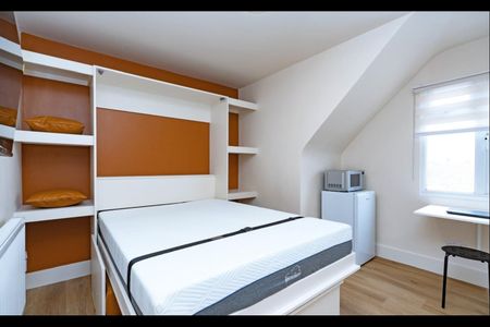 Room in a Shared House, Malmesbury Road, SO15 - Photo 3