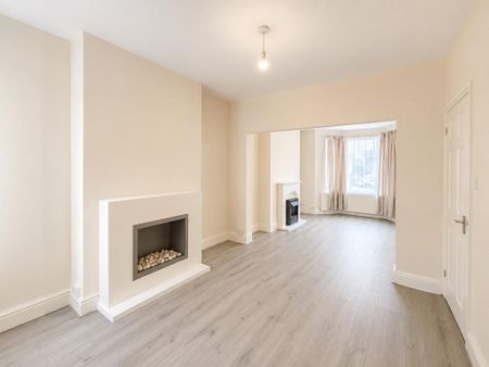 3 bedroom terraced house to rent - Photo 2