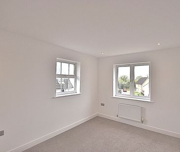 5 bedroom semi detached house to rent, - Photo 6