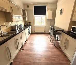 Bank Street, Ashford, TN23 1BX, Kent - Photo 2