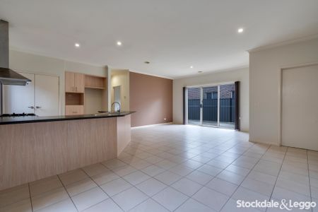 Comfortable Family Home... - Photo 3