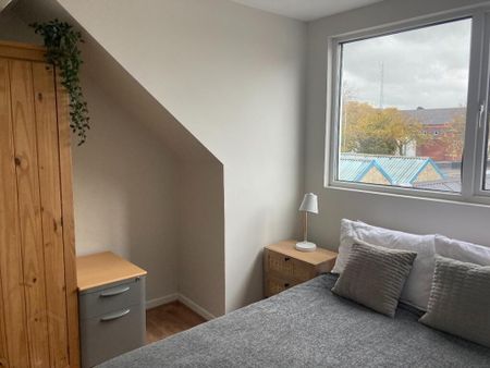 2 Lisburn Avenue, Belfast, BT9 7FX - Photo 5