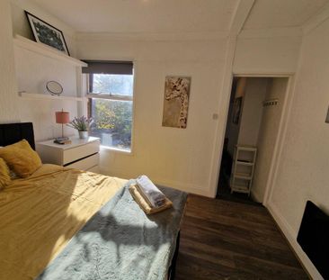 Studio to rent - Photo 6